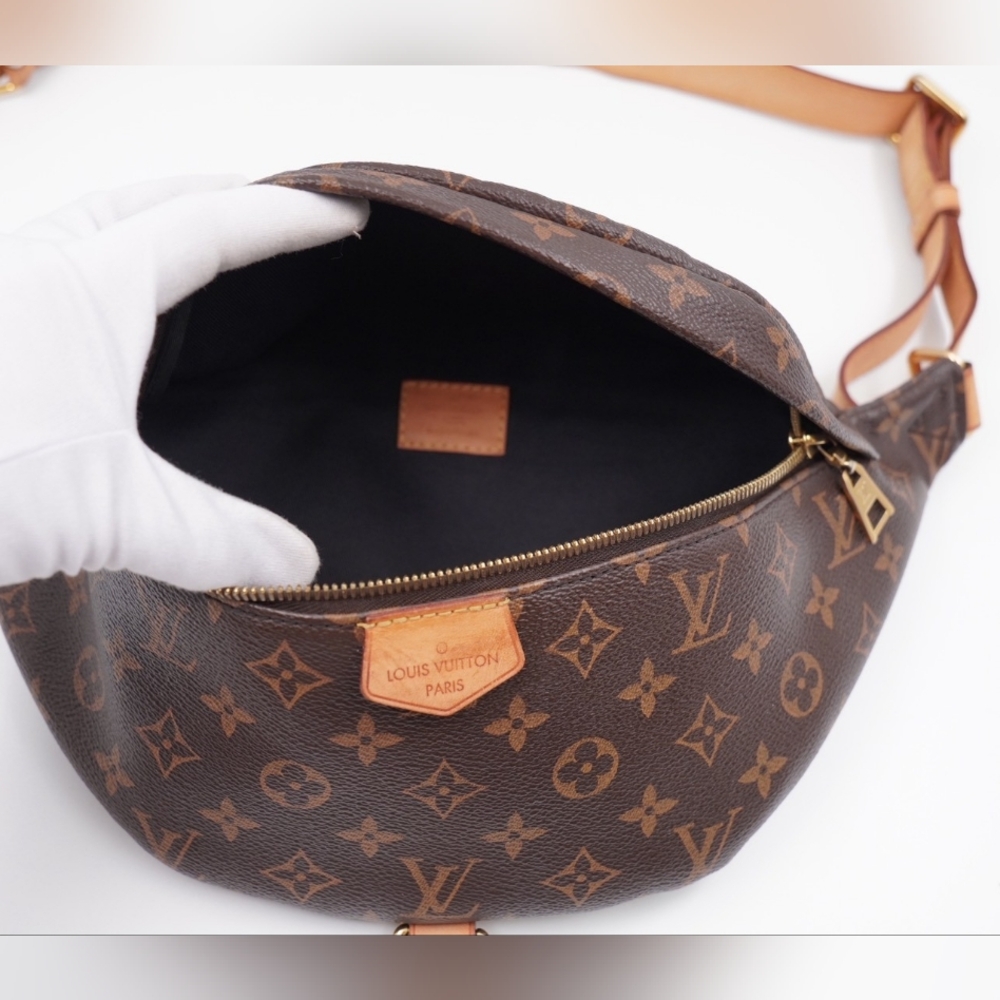 ❌️❌️SOLD❌️❌️CA60 💚 Louis Vuitton Monogram Canvas Bum Bag - Picture 13 of 14